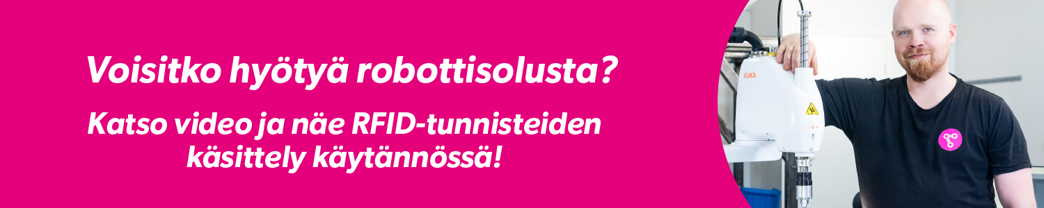 Mainosbanneri, jossa pinkki tausta sekä pienellä kuva, jossa mies seisoo hymyillen SCARA-robotin vieressä ja pitää kädellään robotin käsivarresta kiinni.