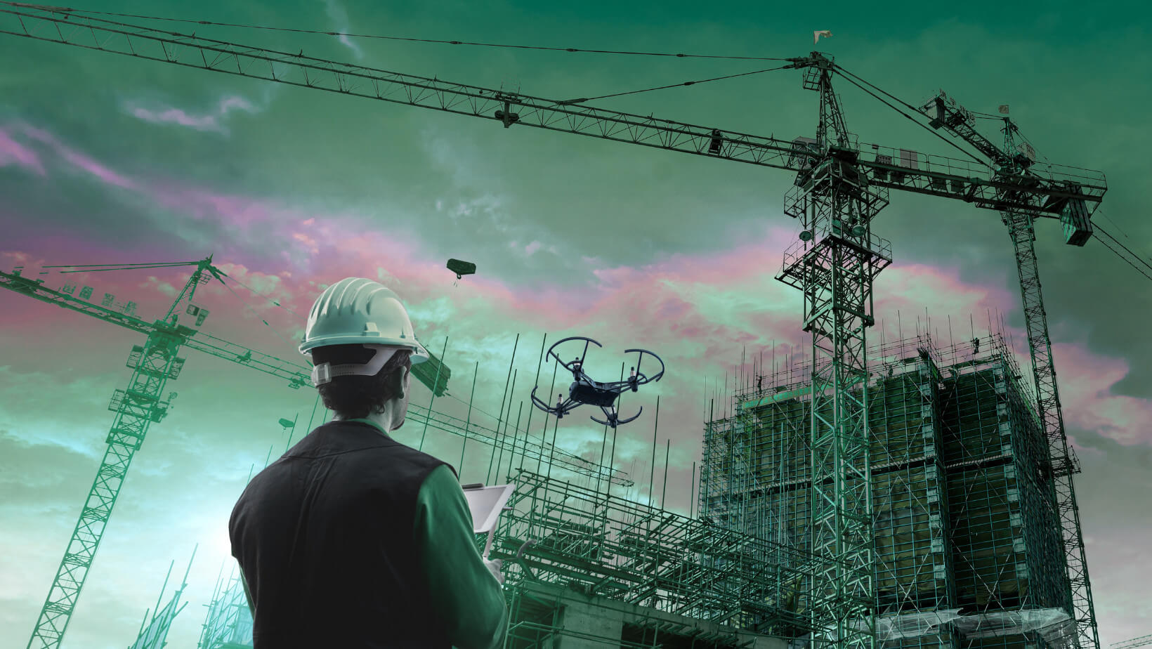 Rakennustyömaa jolla nosturi ja drone -RADIANCE Eu projekti