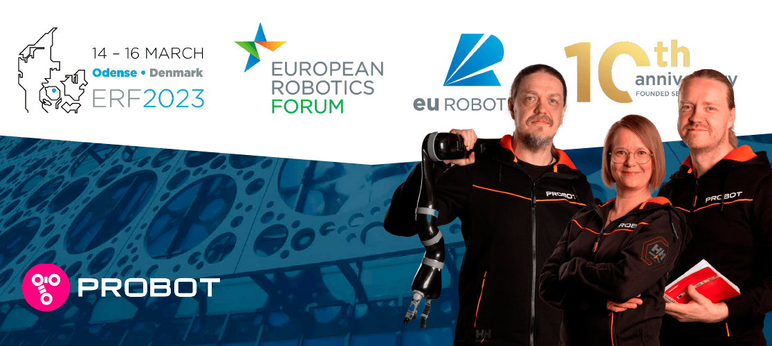 Hymyilevä nainen ja kaksi miestä seisovat european robotics forum 2023 -tapahtuman mainoksen edessä.